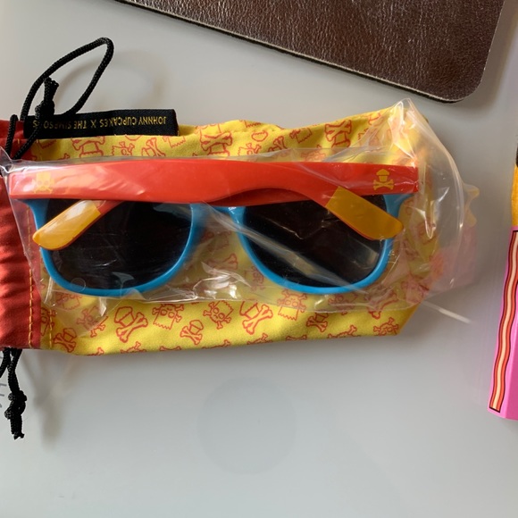 COPY - Johnny Cupcakes Simpson’s - Picture 7 of 8